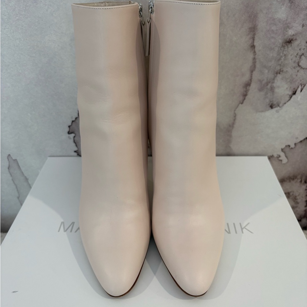 Manolo Blahnik Insopo bootie cream 37.5